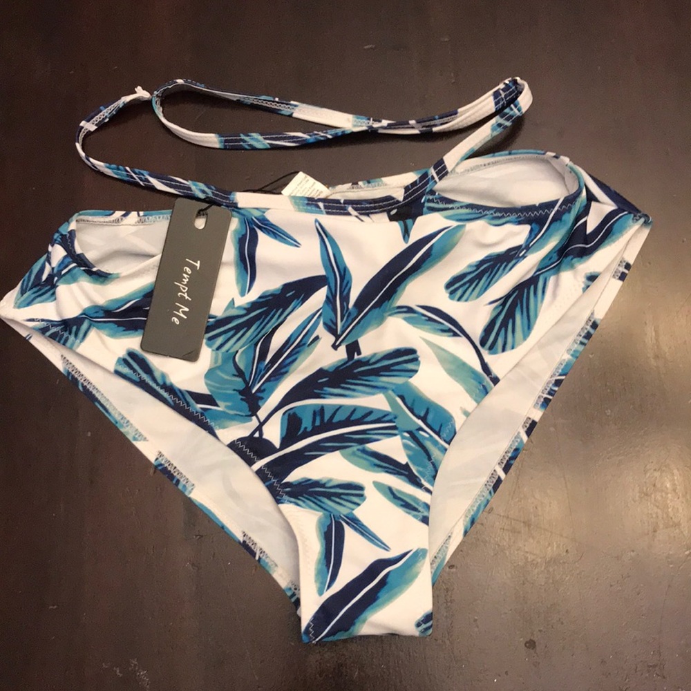 NWT Tempt Me swim bottoms